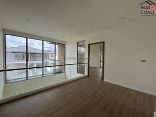 Haus zum Kauf mit 4 Zimmer in Bang Lamung, Chonburi
