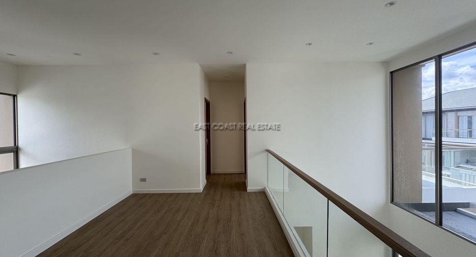 Casa en venta de 4 habitaciones en Bang Lamung, Chonburi