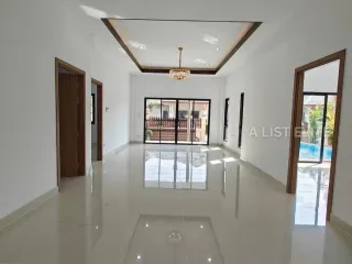 For sale 3 Beds condo in Bang Lamung, Chonburi
