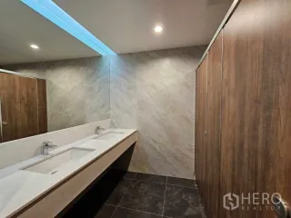 For rent office in Bang Rak, Bangkok