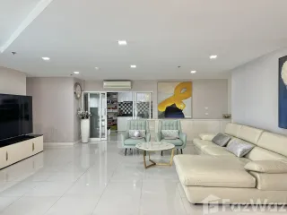 For sale 4 bed condo in Huai Khwang, Bangkok