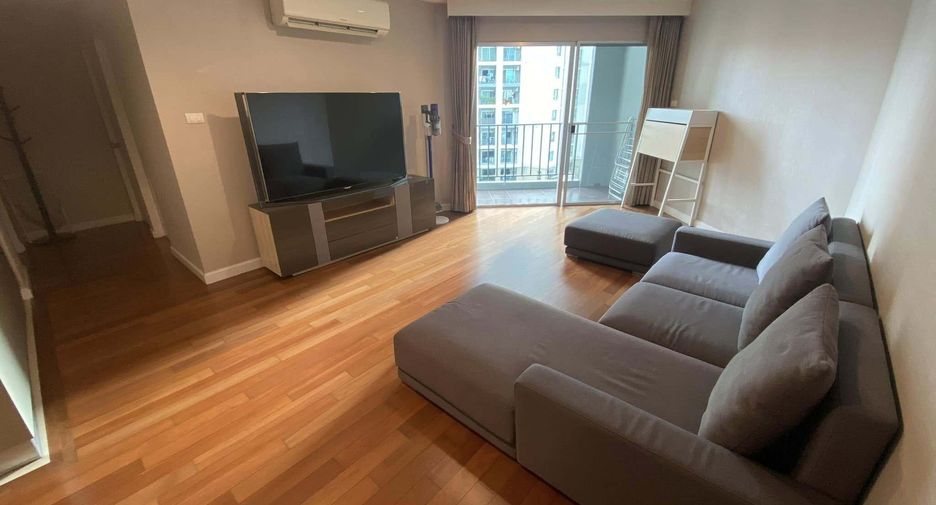 For sale 2 bed condo in Huai Khwang, Bangkok