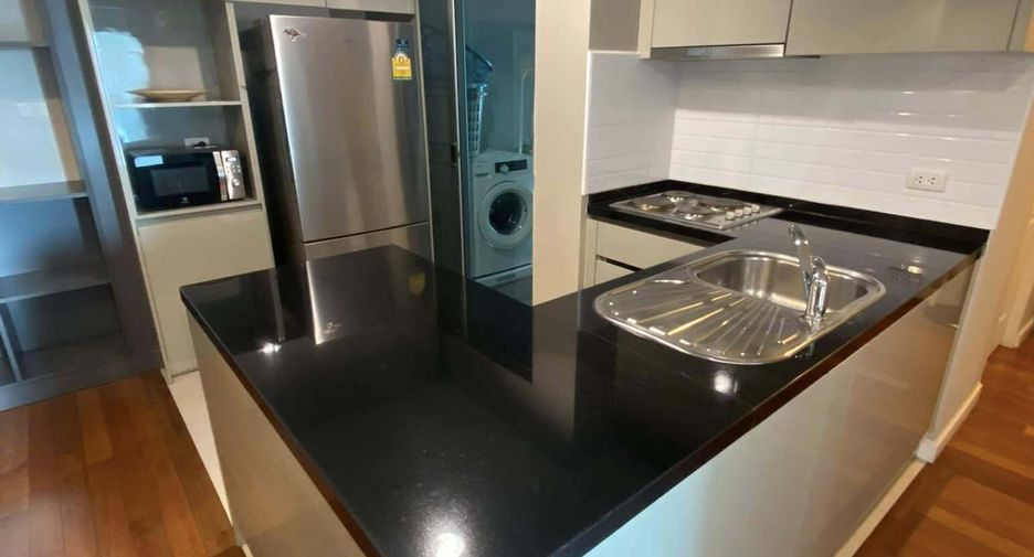 For sale 2 bed condo in Huai Khwang, Bangkok