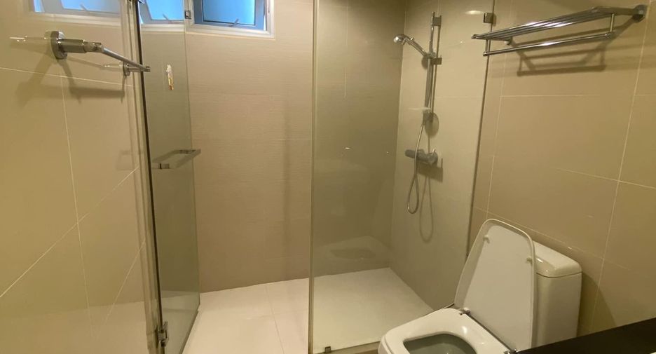 For sale 2 bed condo in Huai Khwang, Bangkok