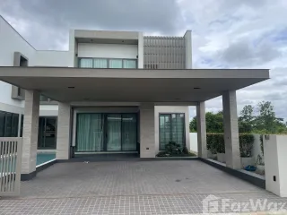 For rent 4 bed villa in San Kamphaeng, Chiang Mai
