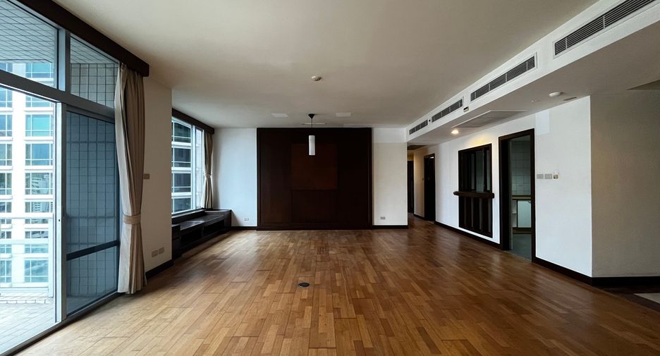 For sale 3 bedrooms condo in Pathum Wan, Bangkok