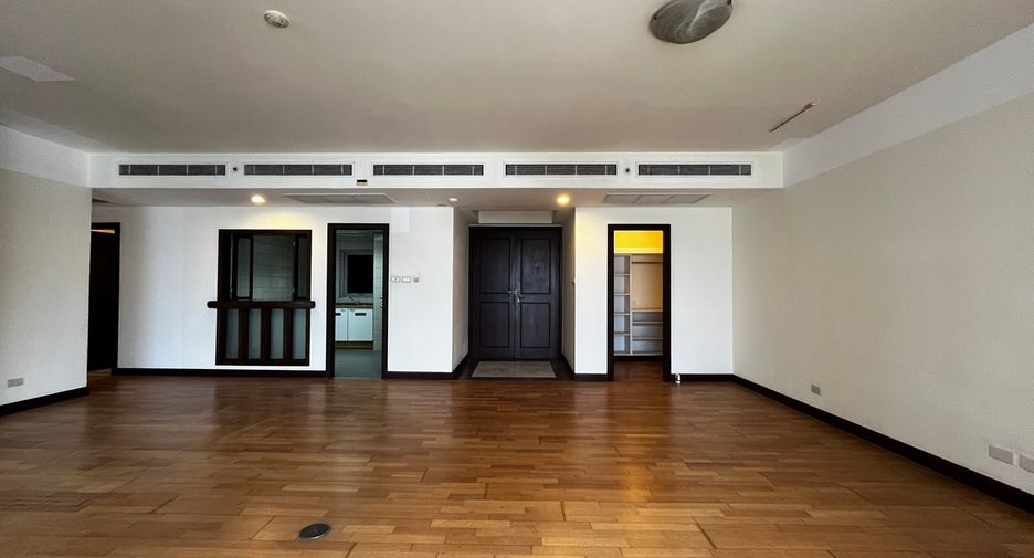 For sale 3 bedrooms condo in Pathum Wan, Bangkok