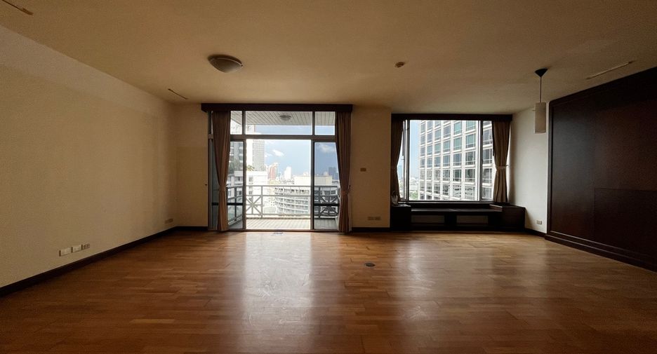 For sale 3 bedrooms condo in Pathum Wan, Bangkok