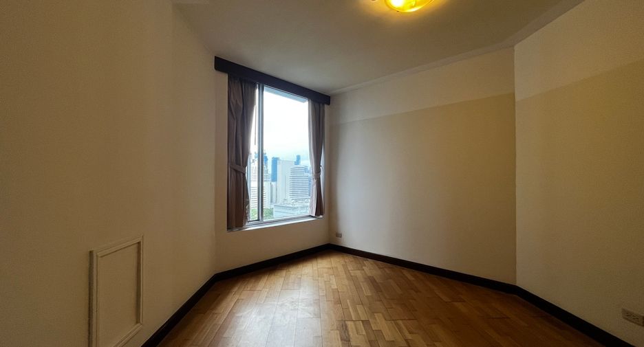 For sale 3 bedrooms condo in Pathum Wan, Bangkok