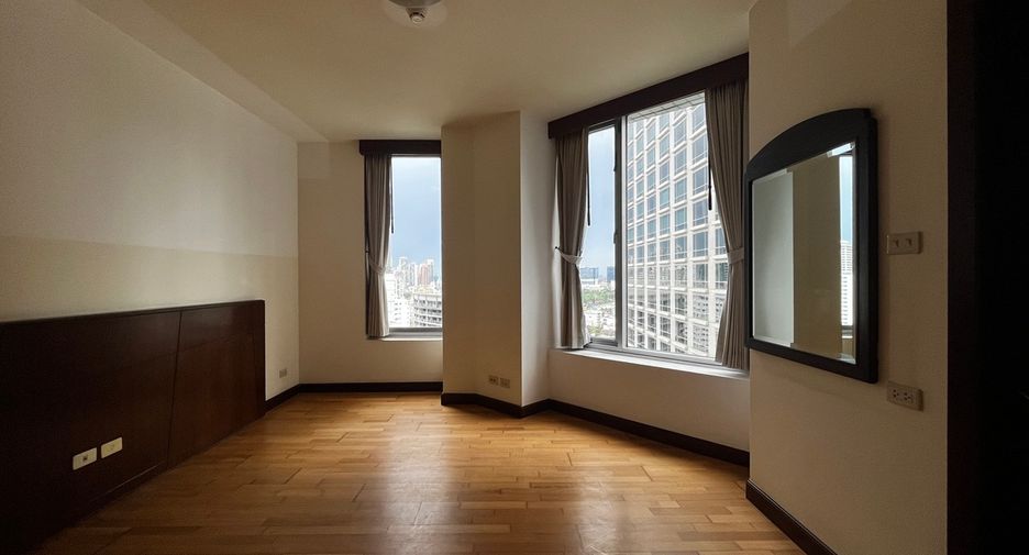 For sale 3 bedrooms condo in Pathum Wan, Bangkok