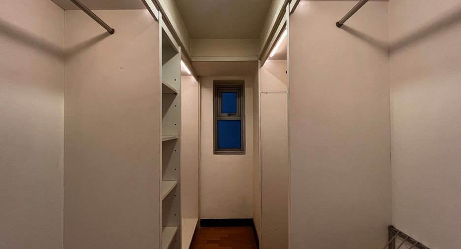 For sale 3 bedrooms condo in Pathum Wan, Bangkok