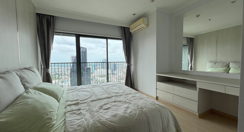 For sale 3 ベッドルーム condo in Khlong Toei, Bangkok