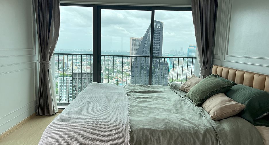For sale 3 ベッドルーム condo in Khlong Toei, Bangkok