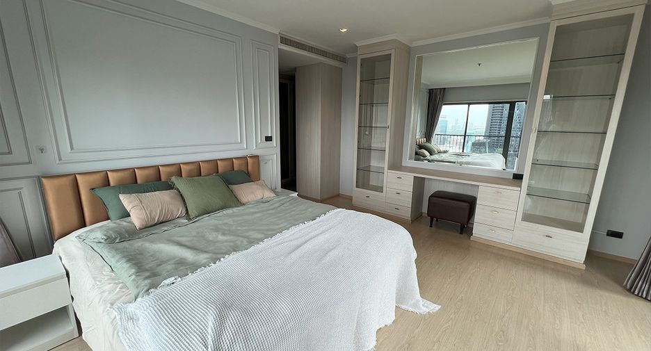 For sale 3 ベッドルーム condo in Khlong Toei, Bangkok