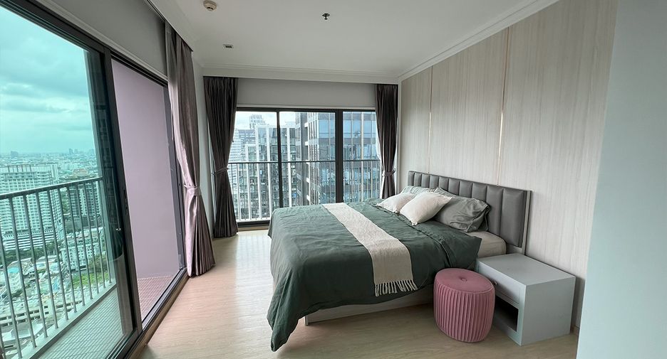 For sale 3 ベッドルーム condo in Khlong Toei, Bangkok