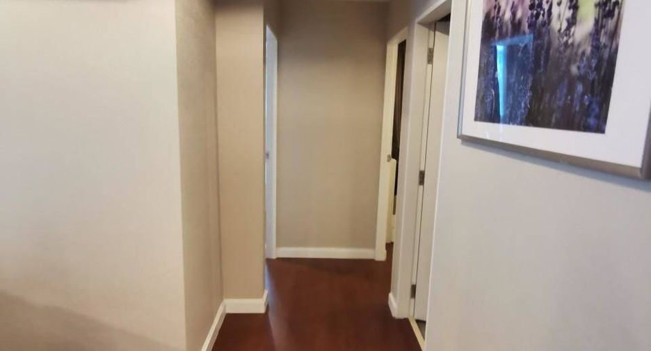 For rent 5 bed condo in Huai Khwang, Bangkok
