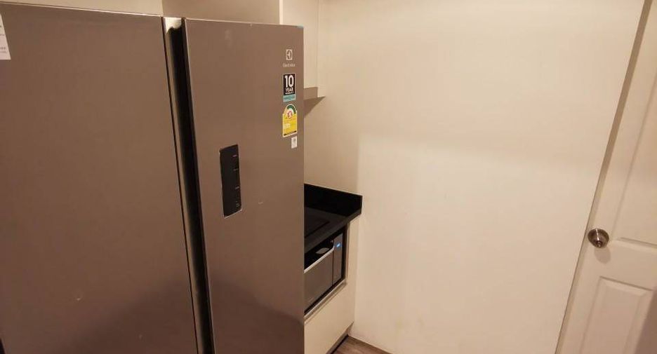For rent 5 bed condo in Huai Khwang, Bangkok