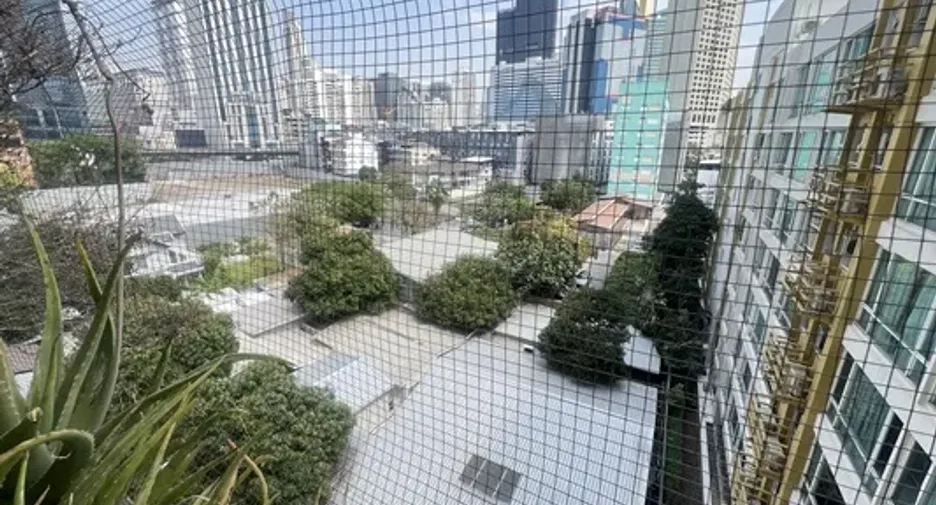 For sale 2 Beds condo in Khlong Toei, Bangkok