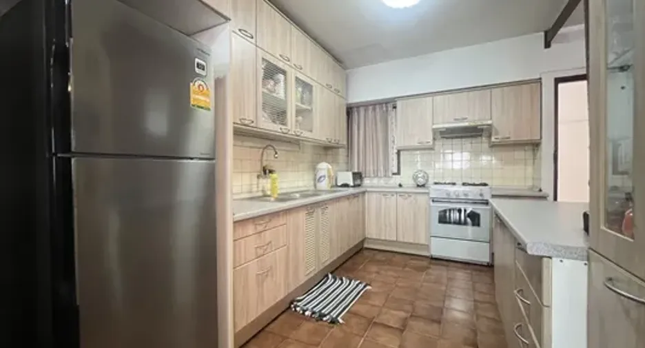 For sale 2 Beds condo in Khlong Toei, Bangkok