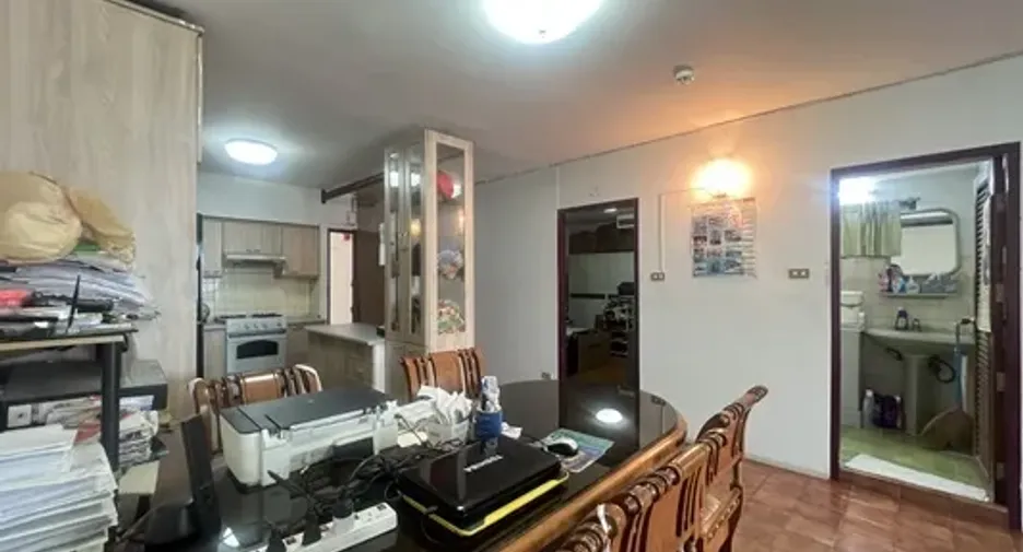 For sale 2 Beds condo in Khlong Toei, Bangkok