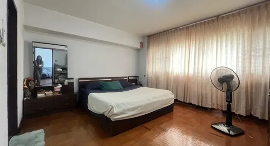 For sale 2 Beds condo in Khlong Toei, Bangkok