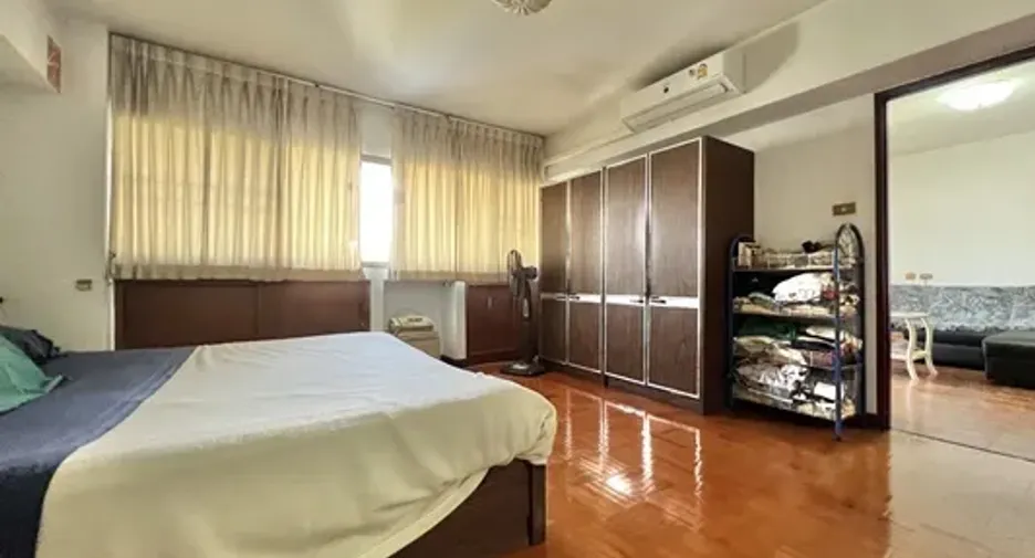 For sale 2 Beds condo in Khlong Toei, Bangkok