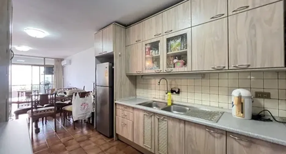 For sale 2 Beds condo in Khlong Toei, Bangkok