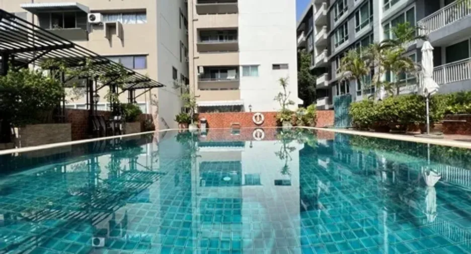 For sale 2 Beds condo in Khlong Toei, Bangkok