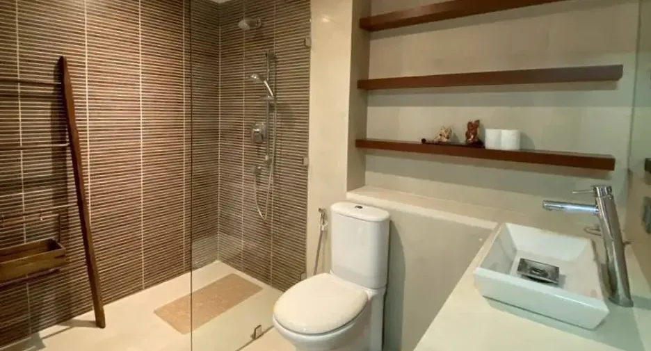 For sale 3 bedrooms condo in Watthana, Bangkok