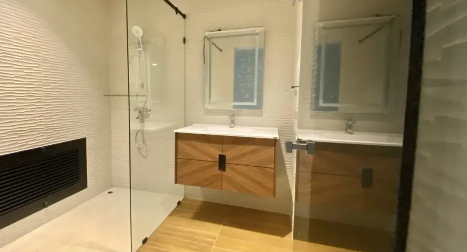 For sale 3 bedrooms condo in Watthana, Bangkok