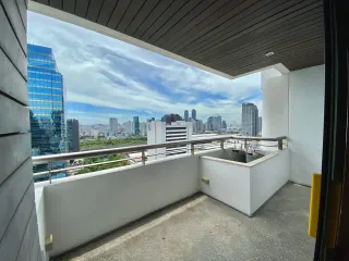 For sale 3 bedrooms condo in Watthana, Bangkok