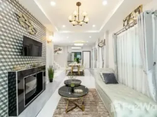 For sale 4 bed townhouse in Pran Buri, Prachuap Khiri Khan