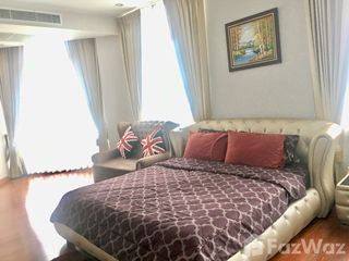For sale 5 bed condo in Huai Khwang, Bangkok