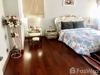 For sale 5 bed condo in Huai Khwang, Bangkok