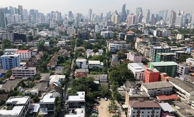 For sale 3 bed condo in Watthana, Bangkok