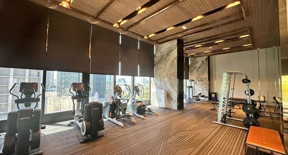 For sale 1 bed condo in Khlong Toei, Bangkok