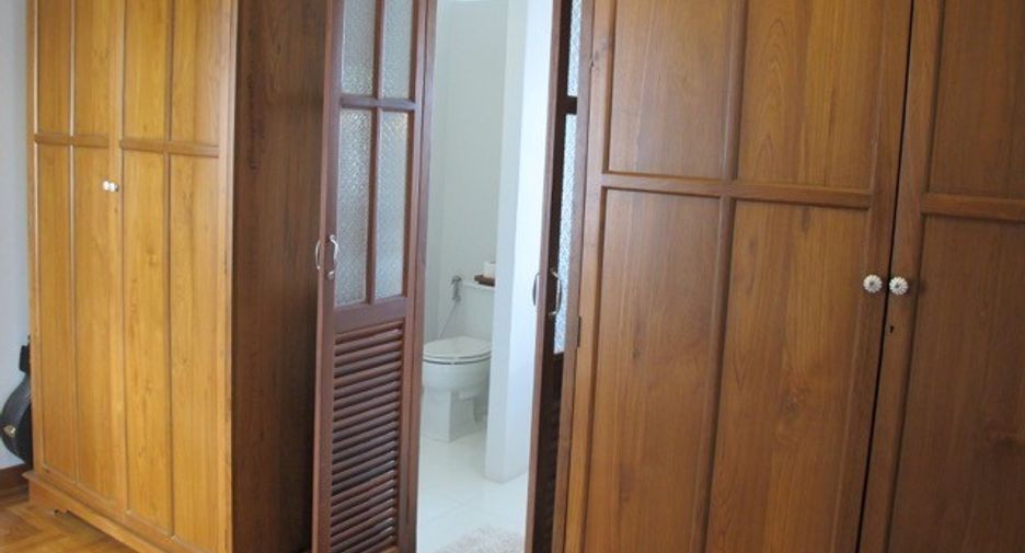 For sale 4 bedrooms house in Hua Hin, Prachuap Khiri Khan