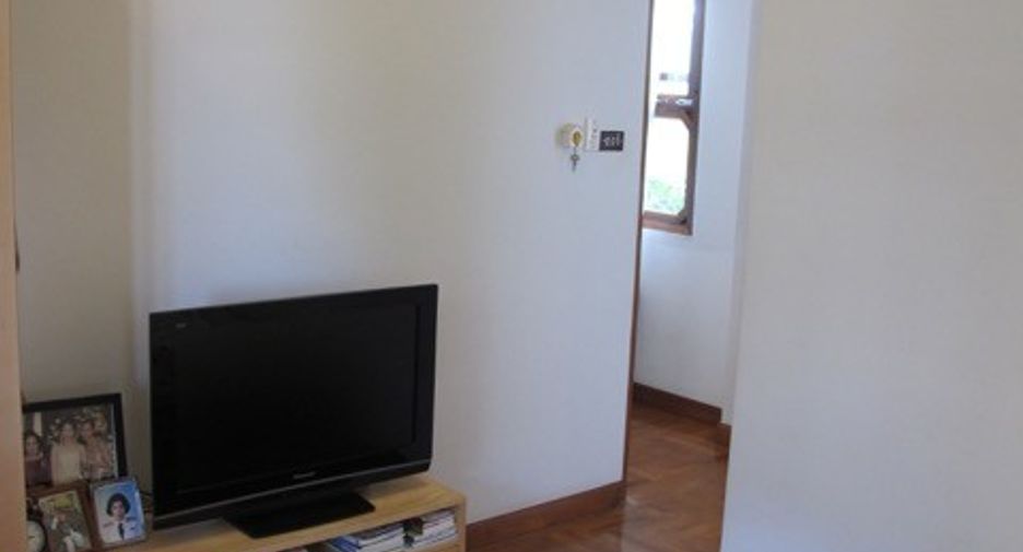 For sale 4 bedrooms house in Hua Hin, Prachuap Khiri Khan