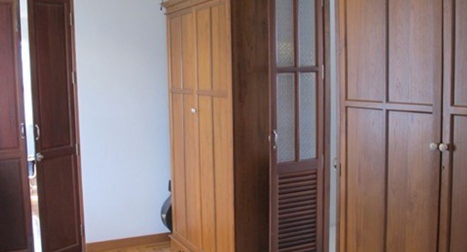 For sale 4 bedrooms house in Hua Hin, Prachuap Khiri Khan