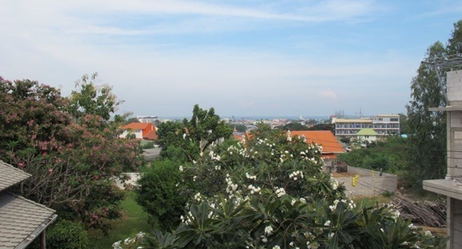 For sale 4 bedrooms house in Hua Hin, Prachuap Khiri Khan