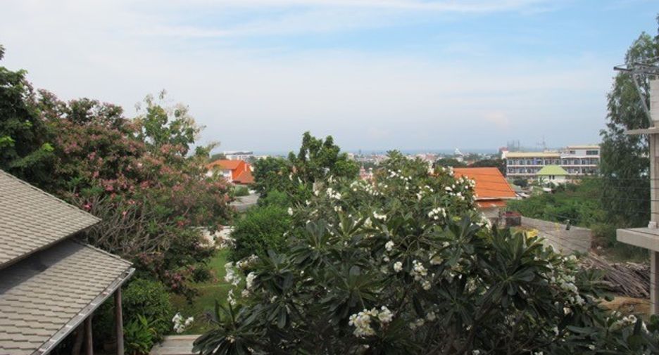 For sale 4 bedrooms house in Hua Hin, Prachuap Khiri Khan