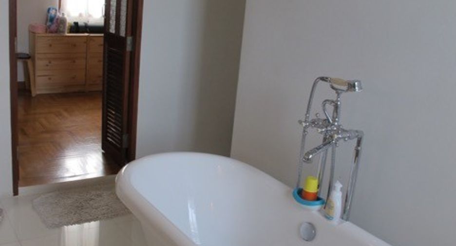 For sale 4 bedrooms house in Hua Hin, Prachuap Khiri Khan