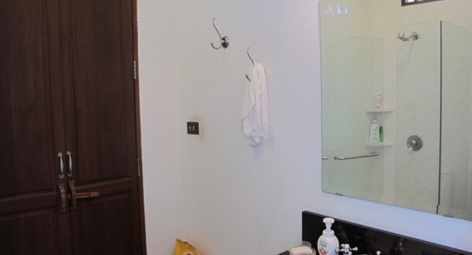 For sale 4 bedrooms house in Hua Hin, Prachuap Khiri Khan