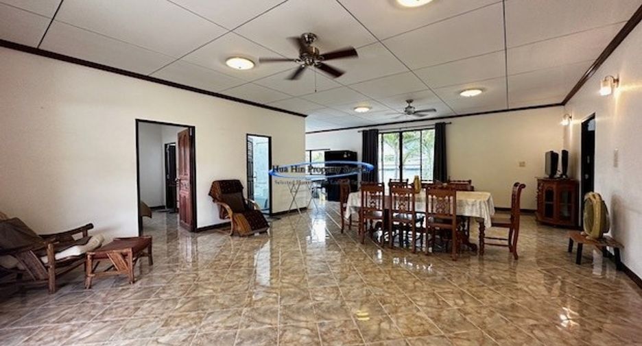 For rent 4 bedrooms house in Pran Buri, Prachuap Khiri Khan
