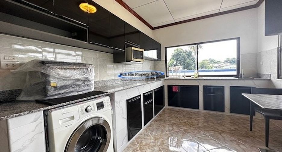 For rent 4 bedrooms house in Pran Buri, Prachuap Khiri Khan