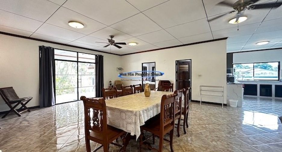 For rent 4 bedrooms house in Pran Buri, Prachuap Khiri Khan