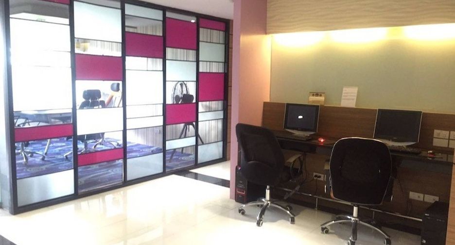 For sale 45 ベッドルーム house in Khlong Toei, Bangkok