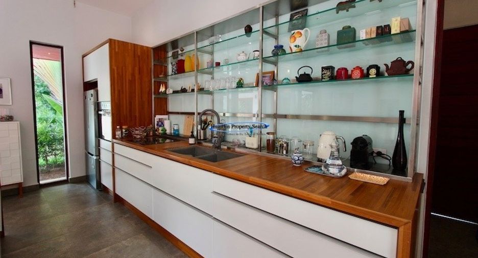 Haus zum Kauf mit 4 Zimmer in Sam Roi Yot, Prachuap Khiri Khan