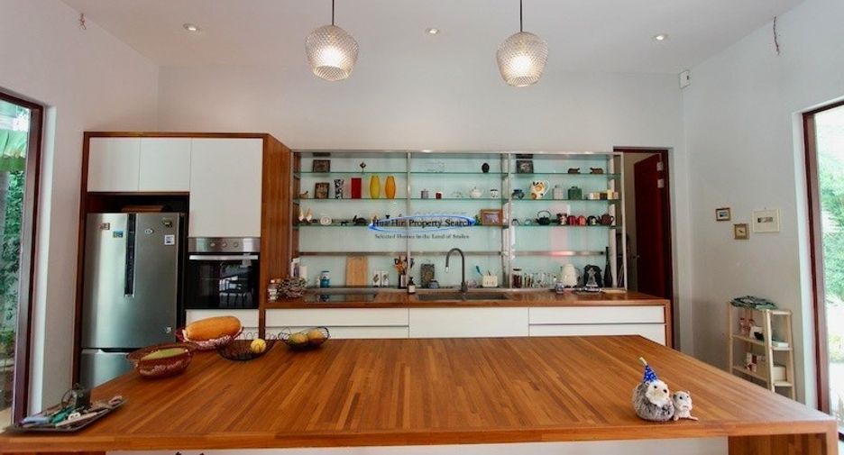 Haus zum Kauf mit 4 Zimmer in Sam Roi Yot, Prachuap Khiri Khan