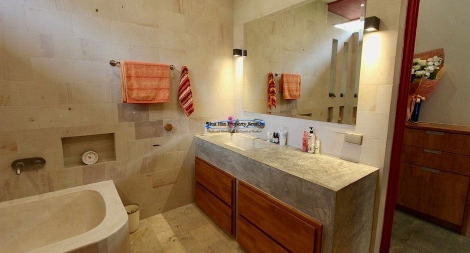 Haus zum Kauf mit 4 Zimmer in Sam Roi Yot, Prachuap Khiri Khan